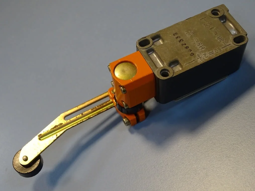 Краен изключвател Siemens 3SE3 120-1U travel limit switch 10A — снимка 4