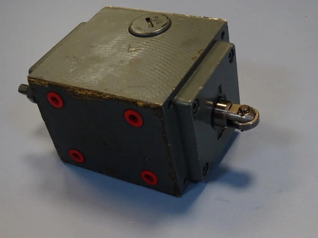 Хидравличен изключвател Rexroth FMR10P33-12/0 directional control valve — снимка 8