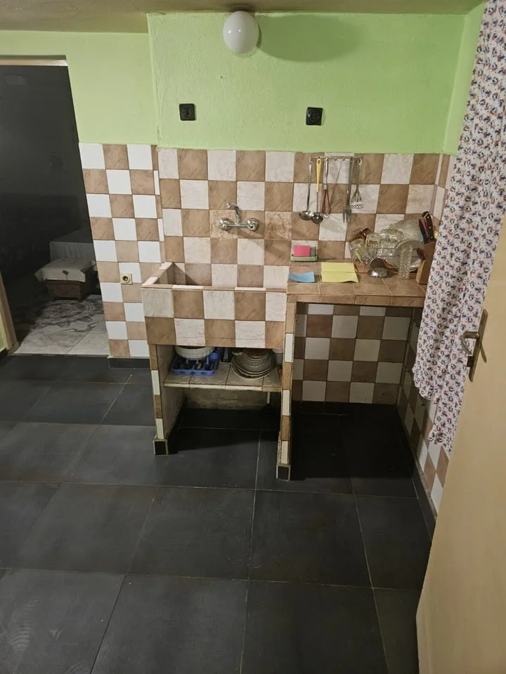 Самостоятелен етаж от къща. Варна кв. Трошево — снимка 6