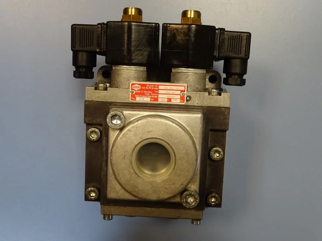 Пневматичен разпределител за преси HERION XSZ 20 press safety valve 24VDC 2/8Bar — снимка 6