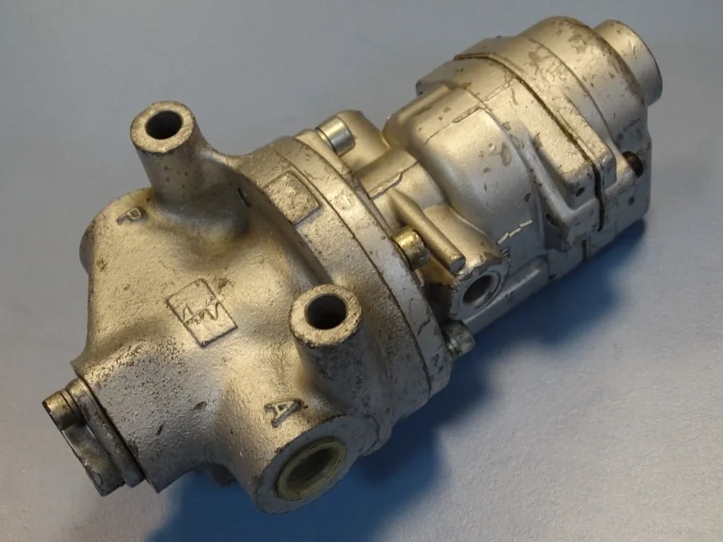 Пневматичен разпределител за преси ROSS J2673A3969 directional control valve 100V — снимка 4