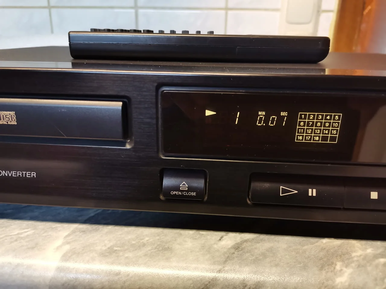 Sony CDP-313 CD-Player — снимка 2