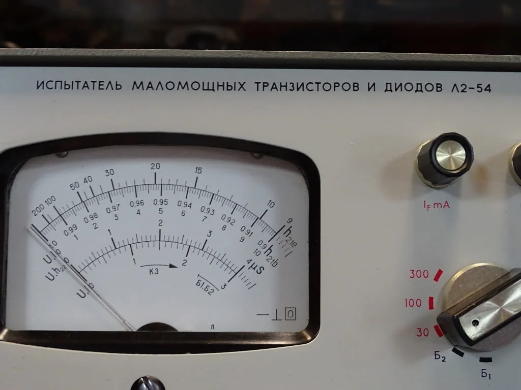 Стенд за проверка на маломощни транзистори и диоди USSR Л2-54 — снимка 4