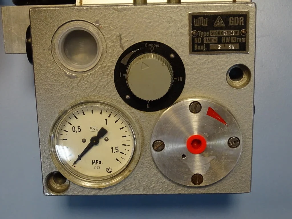 Пневматичен блок wmw DDR StGK04/0400 Pneumatic Valve NW-8mm Orsta TGL36389 — снимка 4