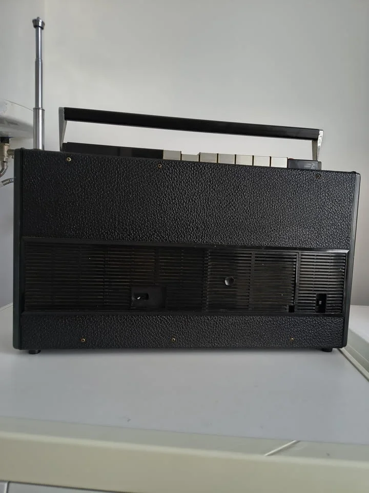 Винтидж радио Grundig Satellit 1000 — снимка 8
