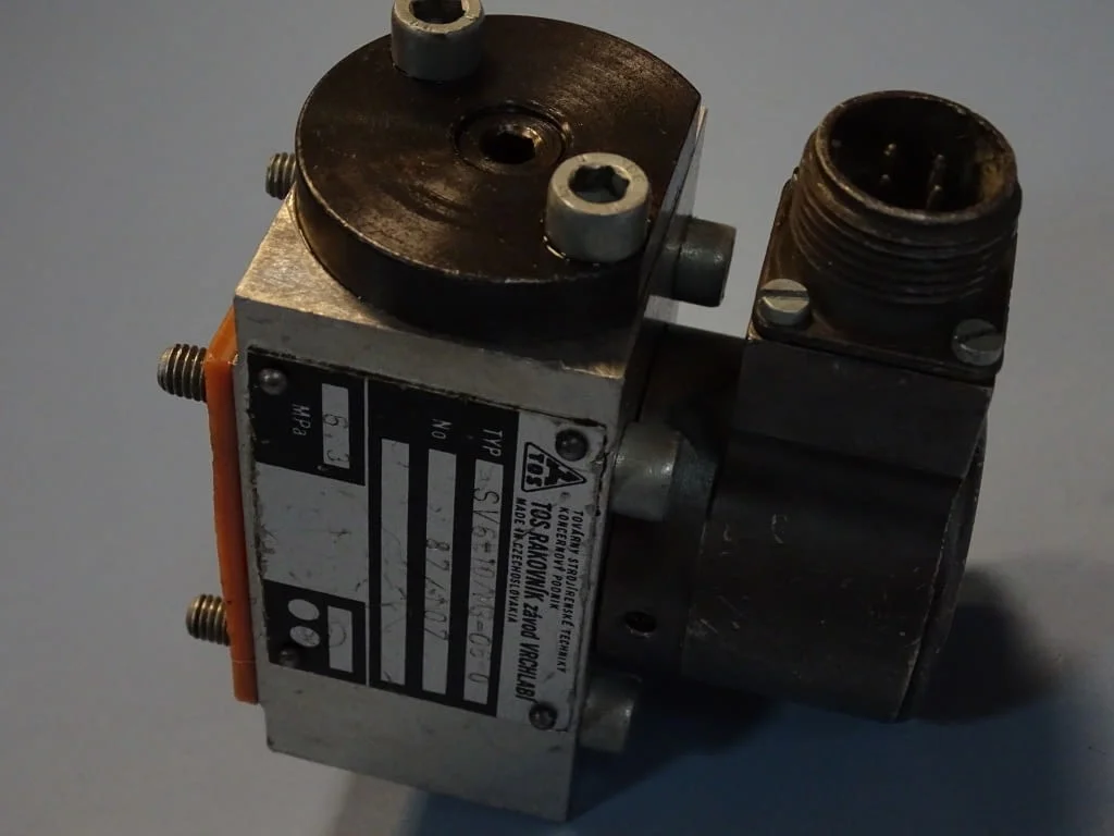Хидравличен пропорционален клапан TOS Rakovnik SVG-10/M3-06-0 servo valve — снимка 6