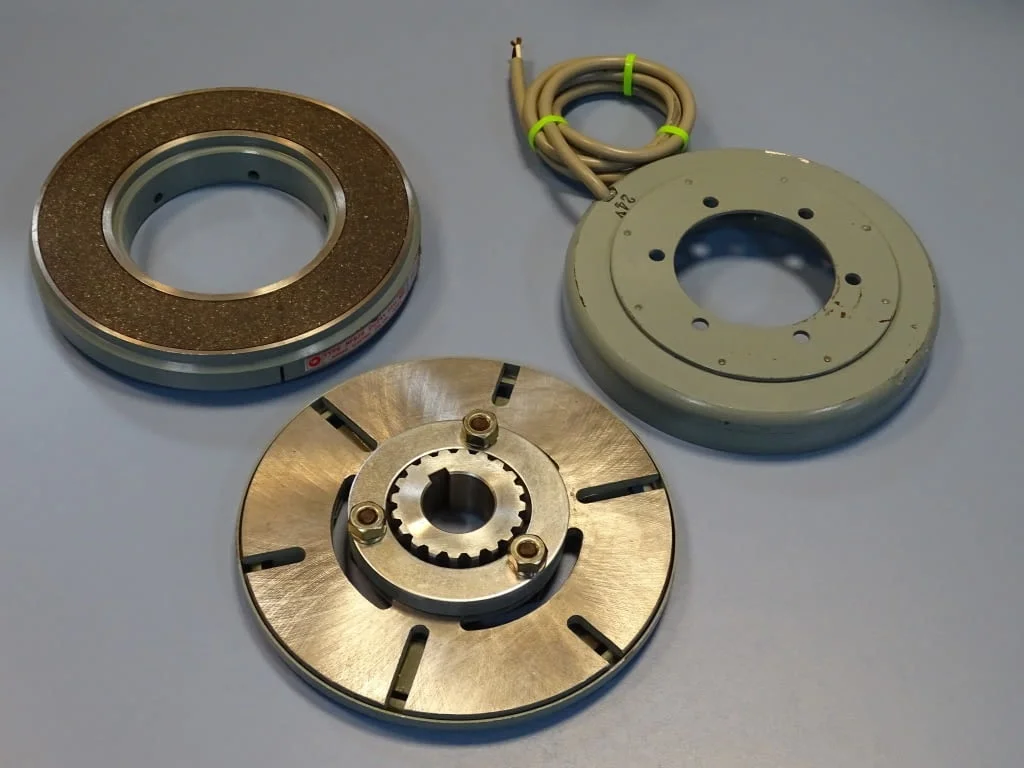 Електромагнитна спирачка Shinco Electric RF 825 Electromagnetic Brake 24V 25W — снимка 2