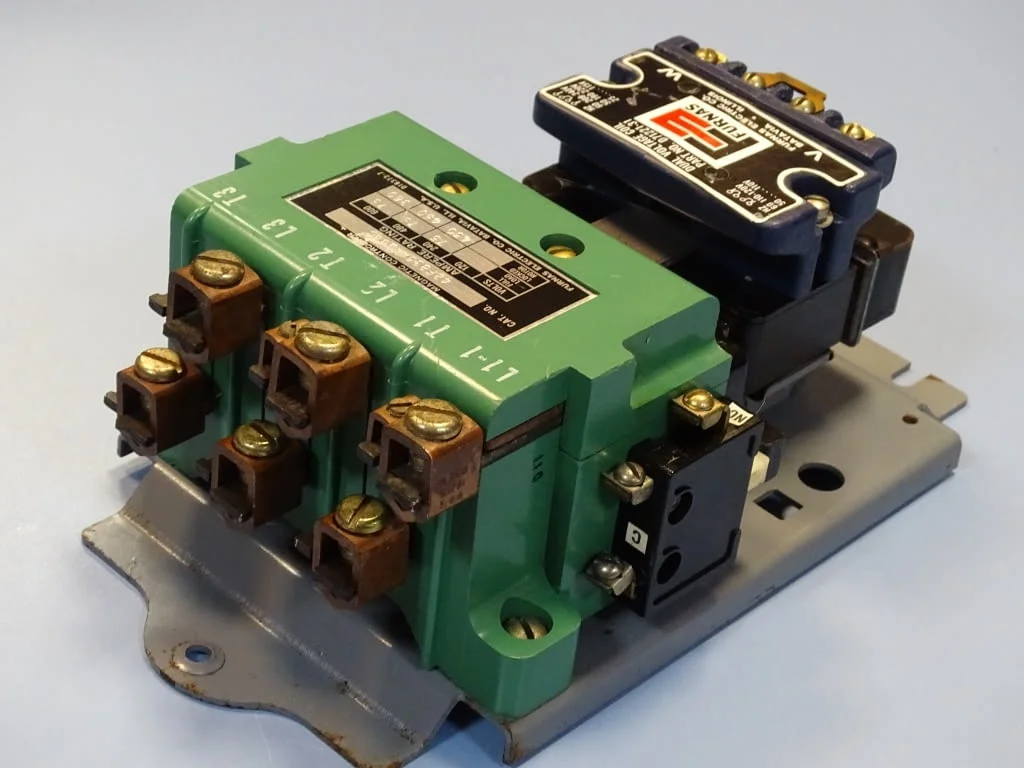 Контактор въздушен FURNAS 42FB35AAD8GC contactor 3-pole 110-120V — снимка 3