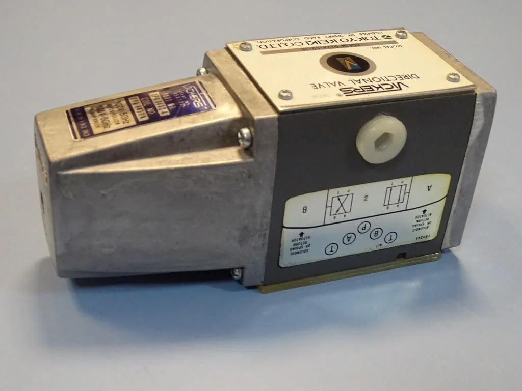 Хидравличен разпределител Vickers DG4S4-12A-50-JA directional valve 100V — снимка 6