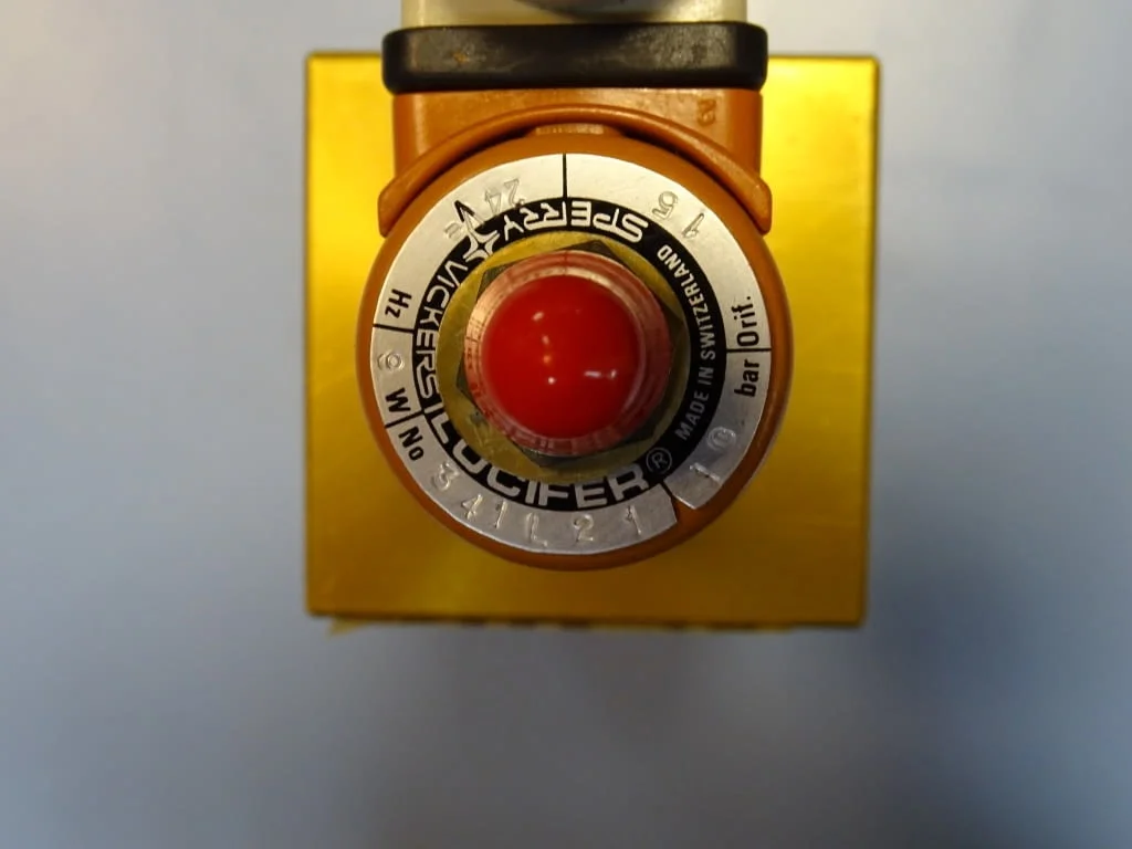 Пневматичен разпределител Lucifer 341L21A15 pneumatic solenoid valve 24VDC — снимка 8