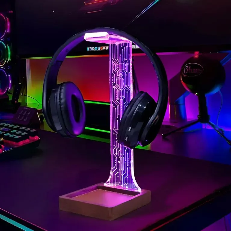 Стойка за слушалки COOLGIFT MART с табла, дърво със сини/розови LED нощни светлини