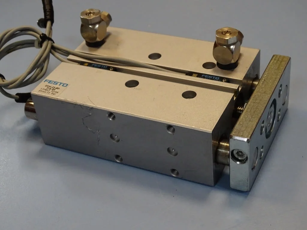 Пневматичен цилиндър Festo DFM-25-80-P-A-GF Guided drive/Linear guide — снимка 2