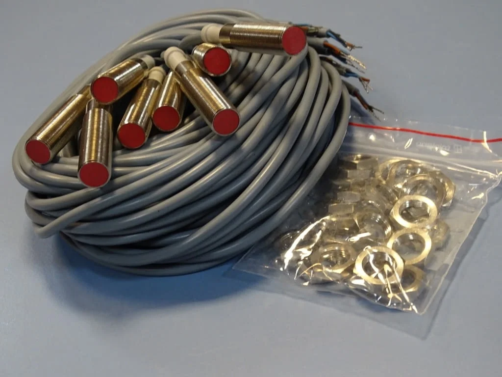Индуктивен датчик SAIA XVJ B12G21A proximity switch 10-20VDC — снимка 3