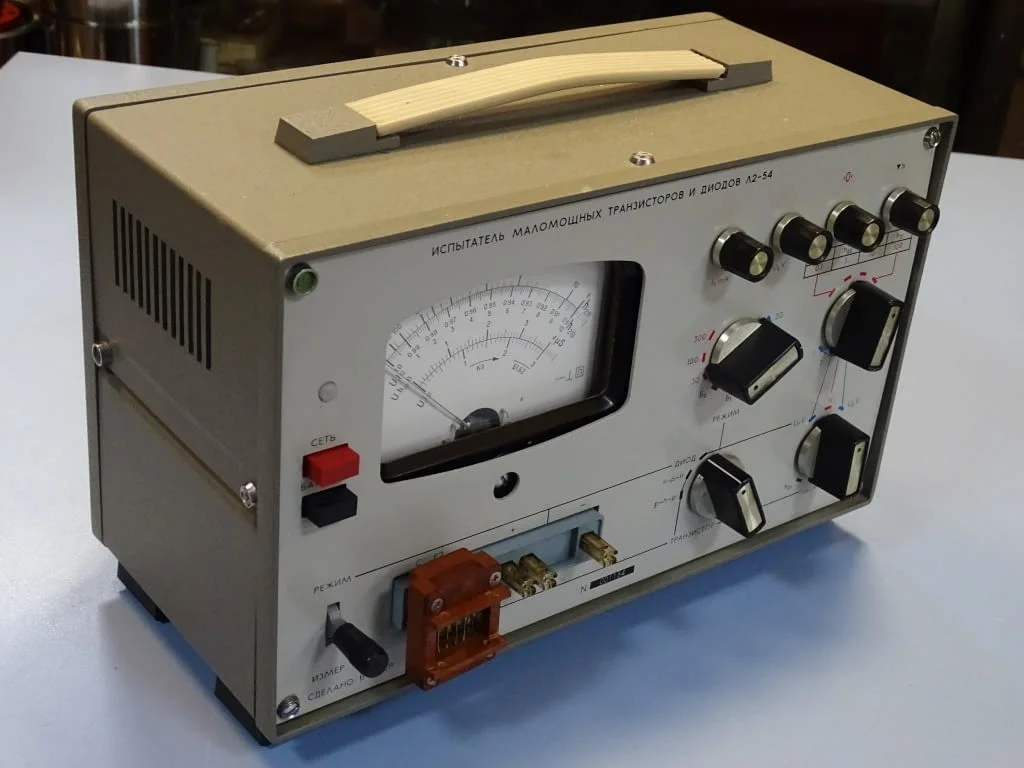 Стенд за проверка на маломощни транзистори и диоди USSR Л2-54 — снимка 6
