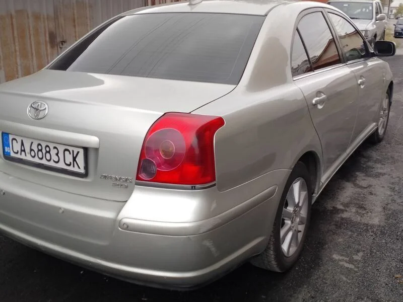 Тойота Авенсис 2003г — снимка 3