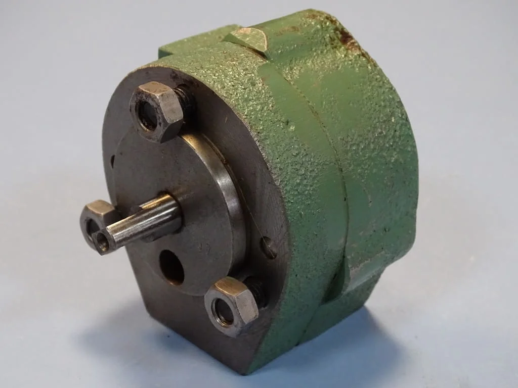 Хидравлична помпа TOS 503 1012E1-5C3 1013E2 Hydraulic pump — снимка 2