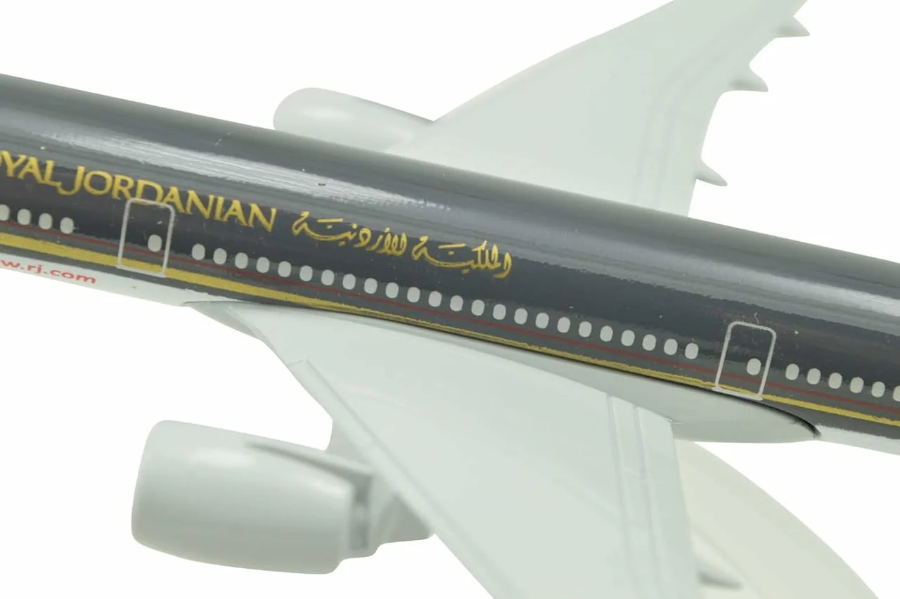 Boeing 787 самолет модел макет Royal Jordanian красив модел черен пътешествие екскурзия полет пилот — снимка 7