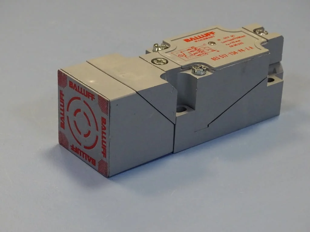 Индуктивен датчик Balluff BES 517-134-P4-Z-A proximity switch sensor