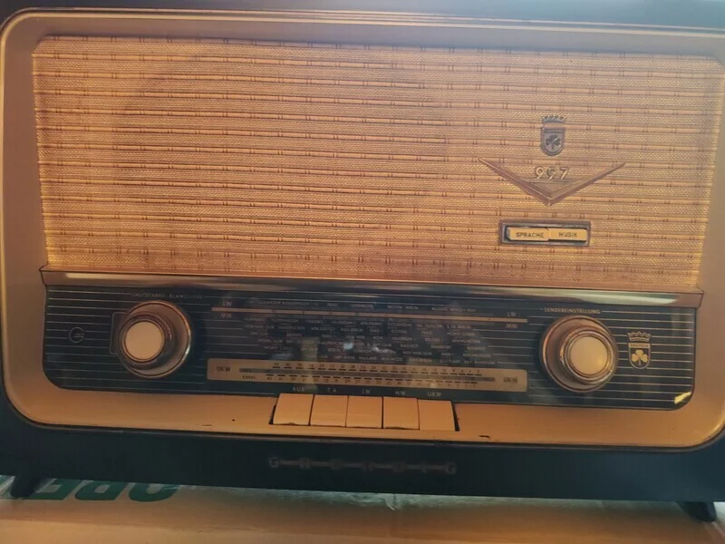 Старо лампово радио GRUNDIG 997