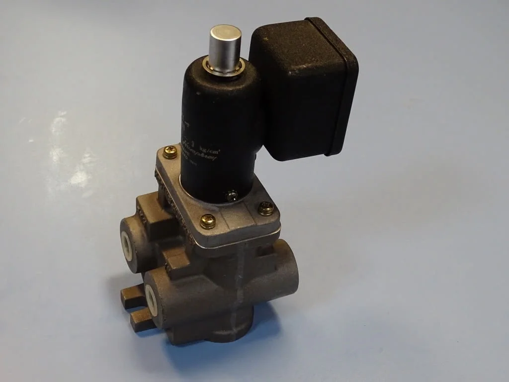 Пневматичен разпределител KOGANEI Humphrei 375-4E1-T Air Valve 100V 1-9Bar — снимка 2