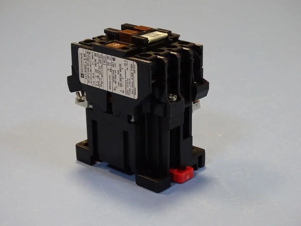 Контактор Telemecanique LC1D093BA65 contactor 25A 24V/50Hz — снимка 2