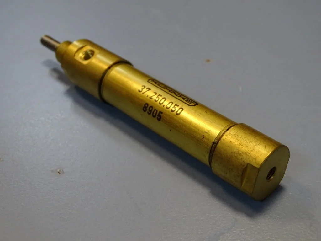 Пневматичен цилиндър KUHNKE pneumatic cylinder Ф15 — снимка 3
