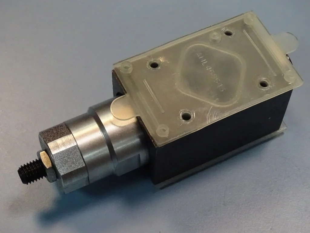 Хидравличен редуцил вентил Bosch 0811150 pressure reducing valve 70 bar — снимка 9