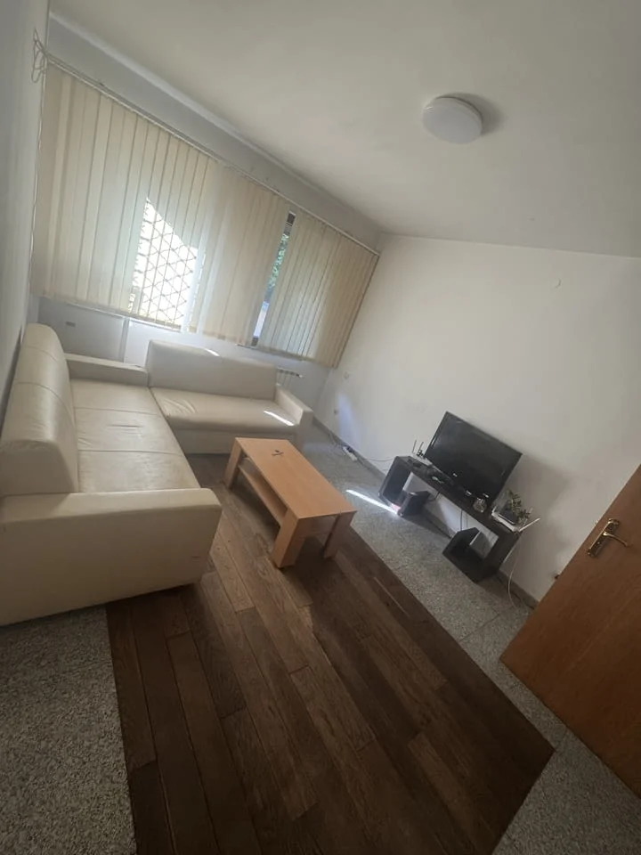 Апартамент в центъра — снимка 2