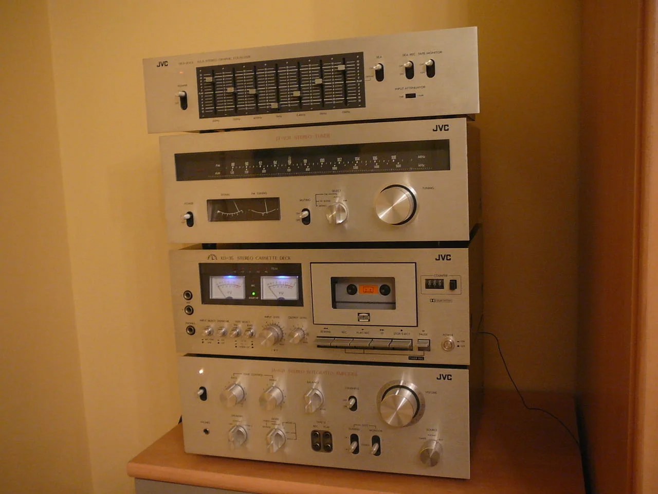 Jvc ja-s31 i kd-35e i t-v31 i sea-20gl — снимка 2