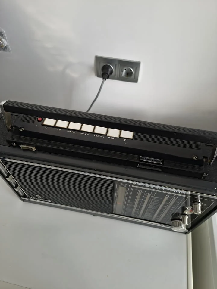 Винтидж радио Grundig Satellit 1000 — снимка 5