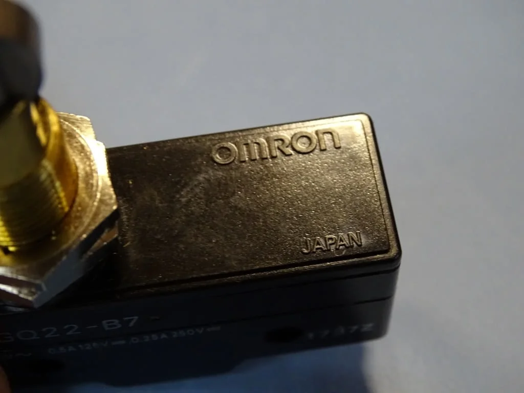 Краен микроизключвател Omron Z-15GQ22-B7 Limit Switch 15A/500VAC — снимка 3