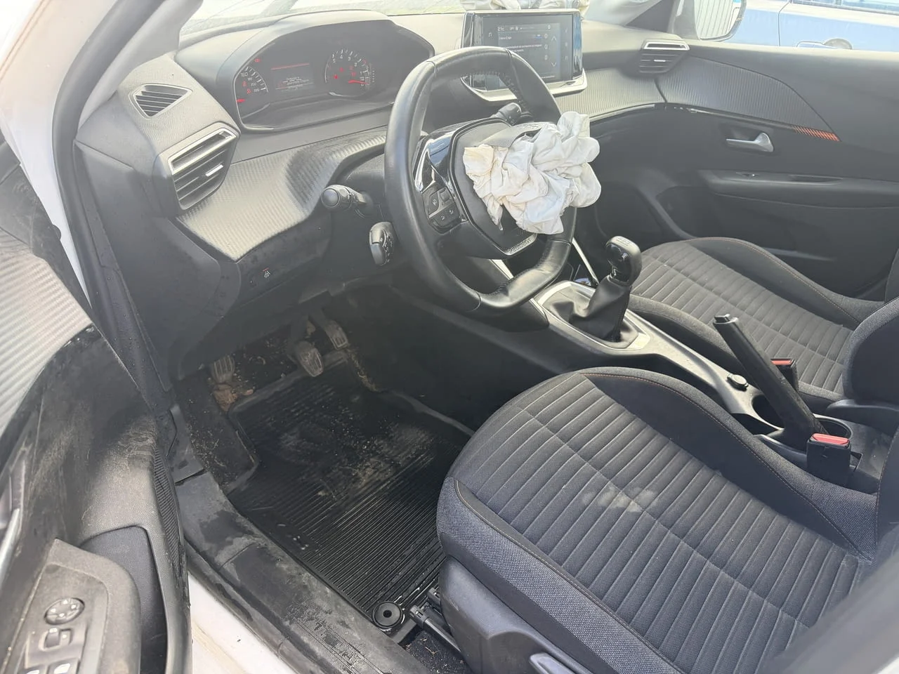 Peugeot 208 1.2 PureTech, двигател HMH, 75 кс., 5 ск., 45000 км., 2022г., евро 6D, Пежо 208 1.2 Pure — снимка 9