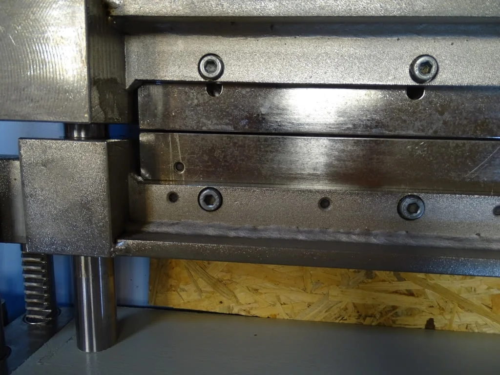Пневматична гилотина за пластмаса Battenfeld Fischer TM-325 Pneumatic Cuillotine Cutter Plastic — снимка 6