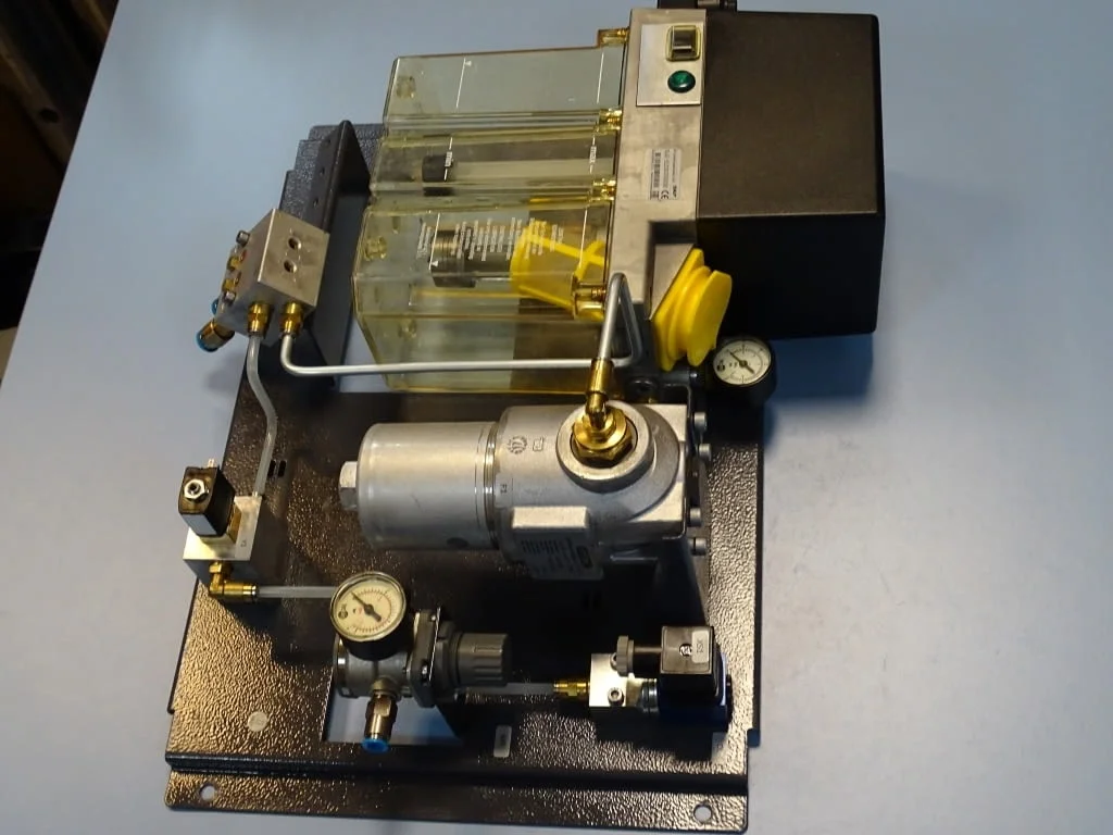 Смазочна станция SKF OLA2-1E2CBlubrication systems 2.7L 230V/50Hz — снимка 8