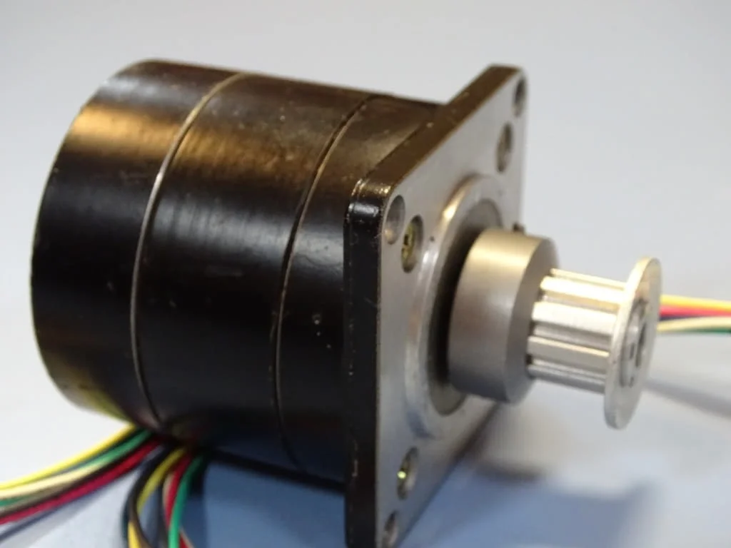 Стъпков мотор VEXTA stepping motor 2-phase 24VDC — снимка 4