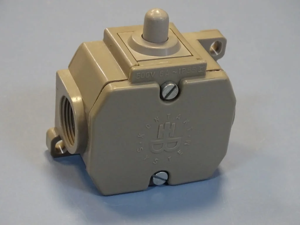 Краен изключвател VEB Electroschaltgerate Robotron PWU1 Limit Switch 6A 500VAC — снимка 2