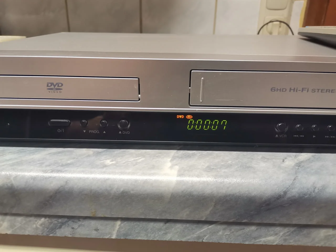 LG V-280 DVD Player Videorecorder — снимка 3