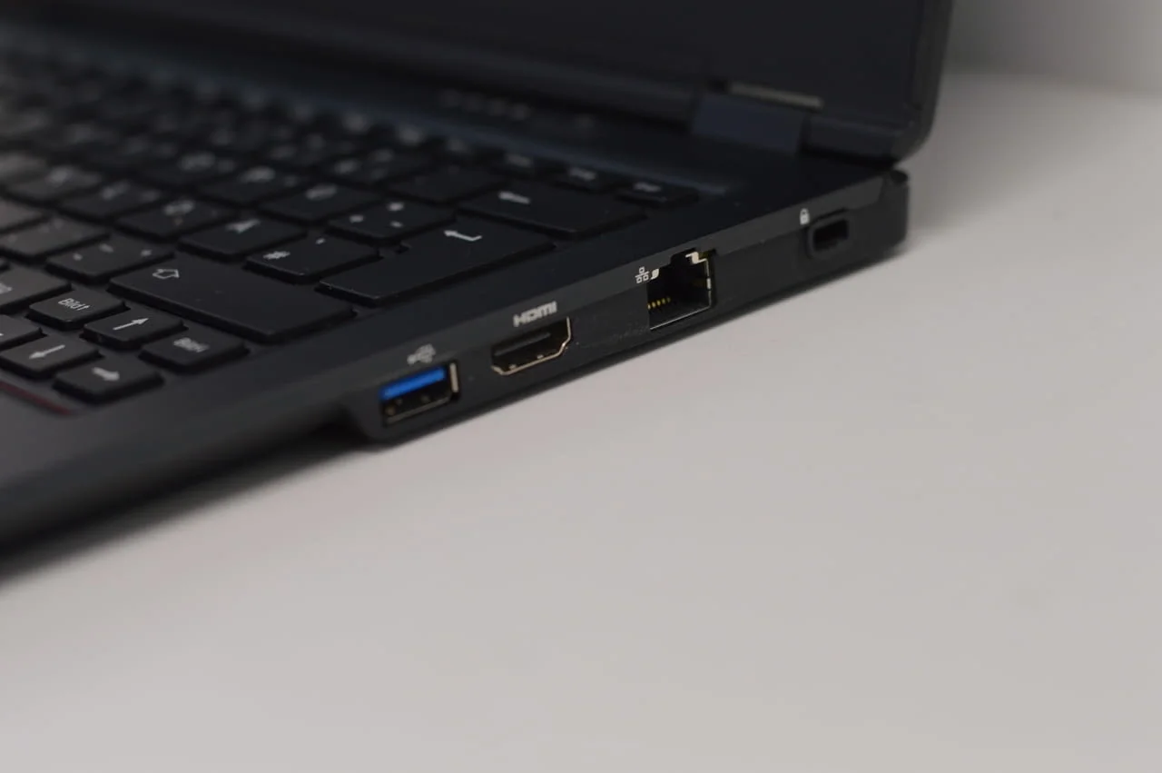 Fujitsu LifeBook U729 - 12.5" - (1920x1080), IPS дисплей / Intel Core i5-8265U / 8GB RAM / 256GB SSD — снимка 2