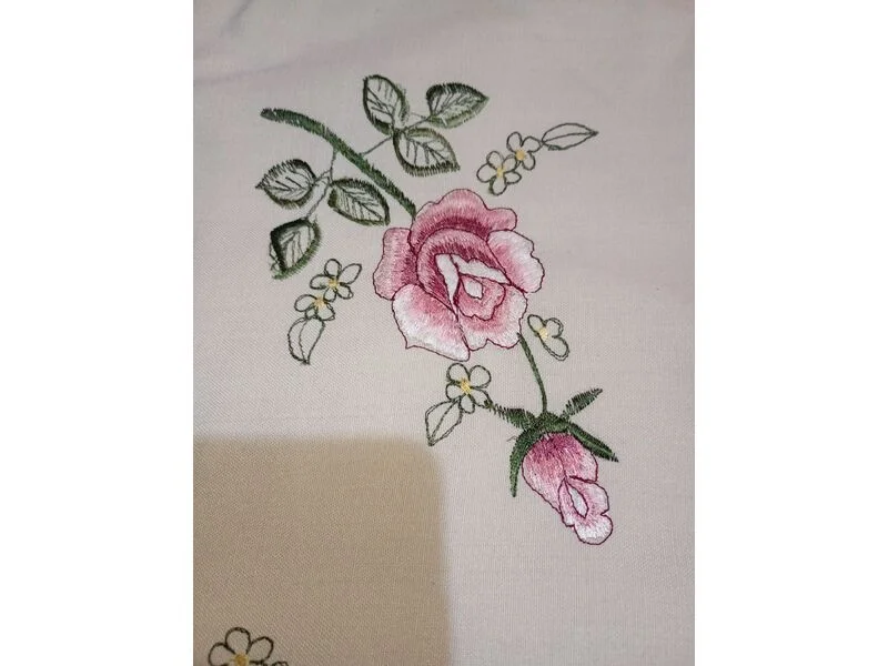 Бродирана калъфка Рози Екрю — снимка 2