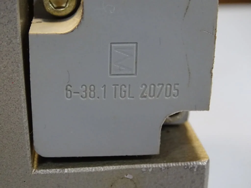 Пневматичен блок wmw DDR StGK04/0413 Pneumatic Valve 10Bar 24VDC — снимка 4