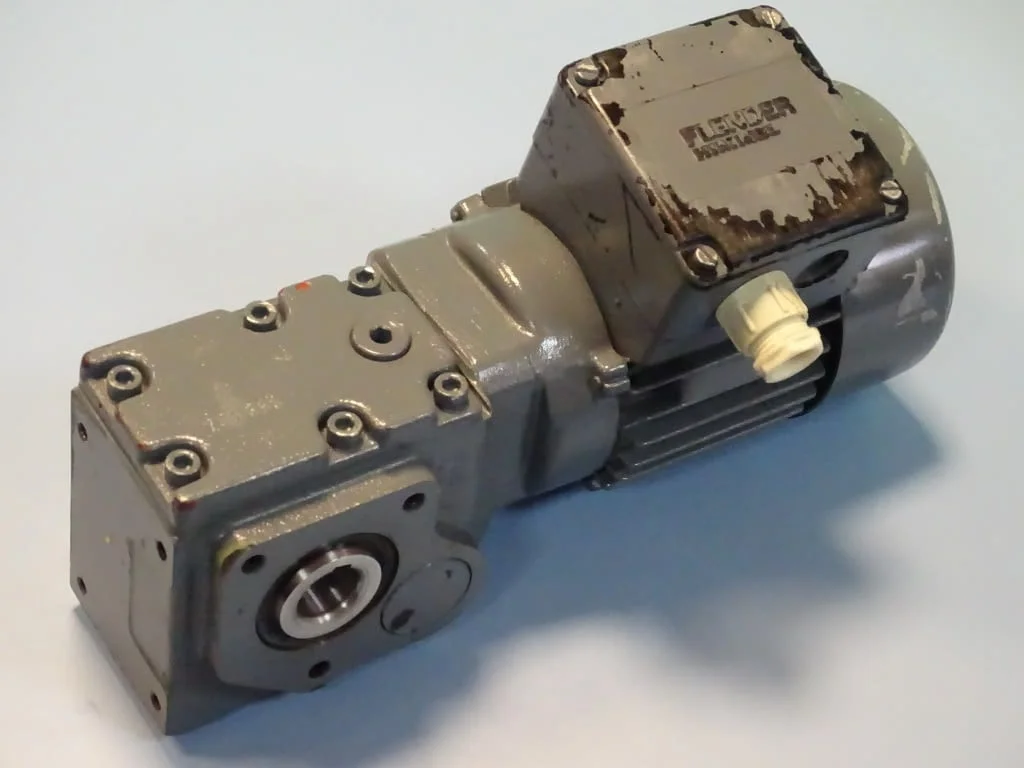 Мотор редуктор Flender Himmel CA10-G56M4 Gear Motor 0.09kW 1350min-1 — снимка 3