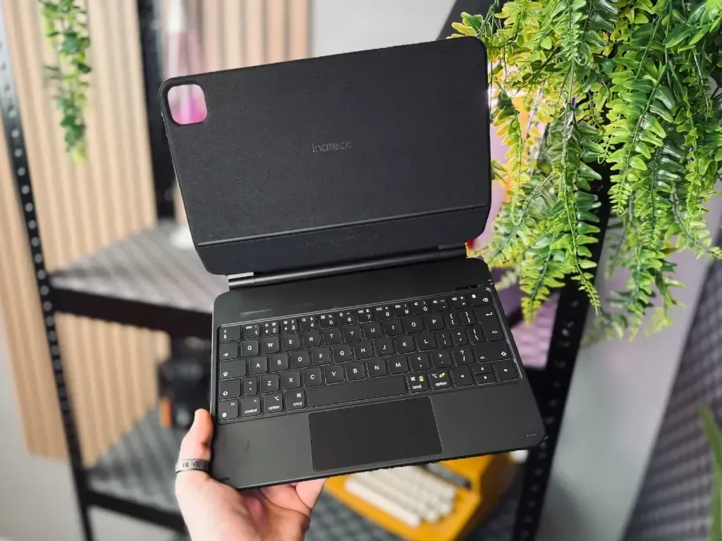 Калъф с магнитна клавиатура Inateck за iPad Air 11 Inch 2024 M2, 7 цветна подсветка тракпад, KB09119 — снимка 8
