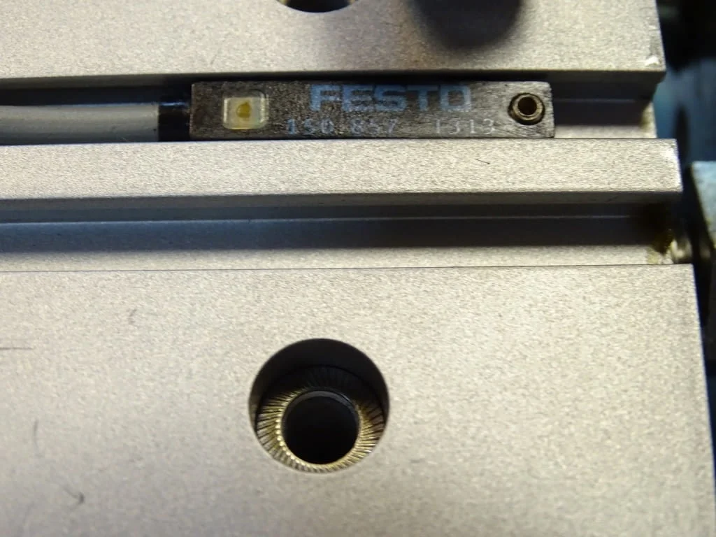 Пневматичен цилиндър Festo DFM-25-80-P-A-GF Guided drive/Linear guide — снимка 3