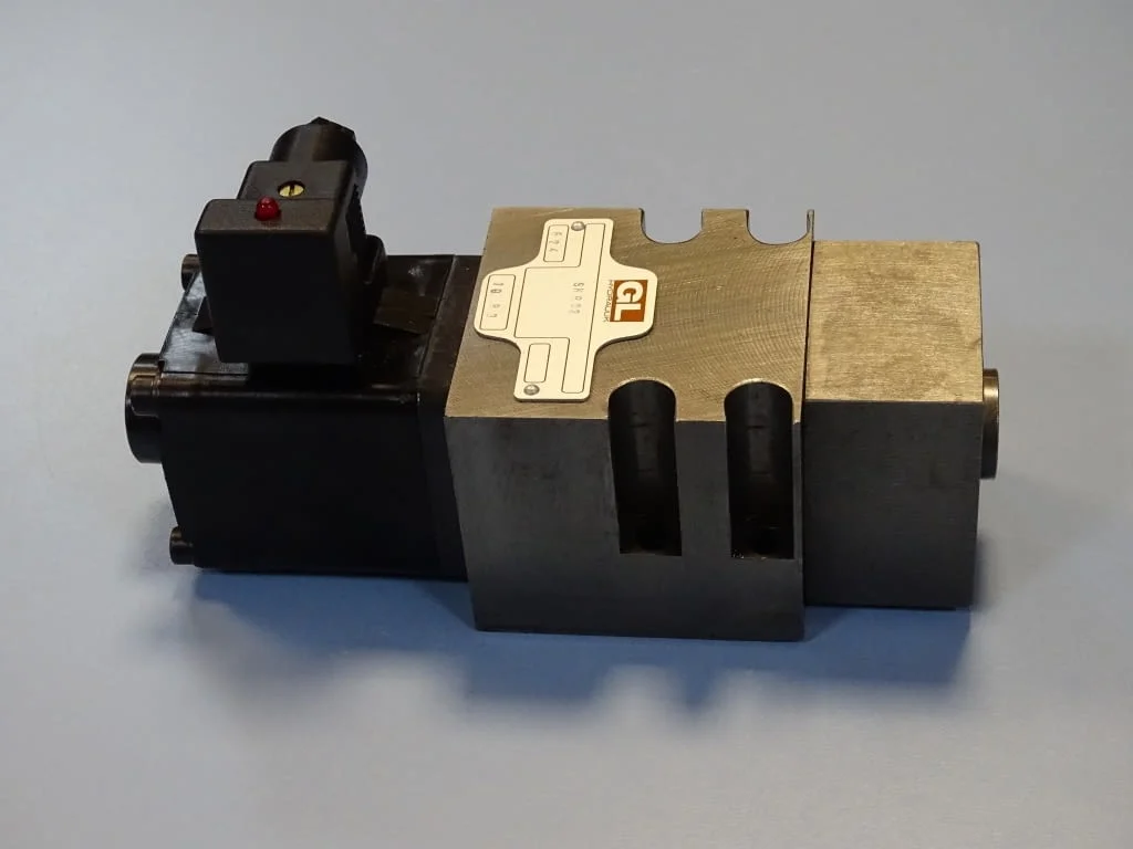 Хидравличен разпределител GL HYDRAULIK 624 SK 862 24 VDC hydraulik valve