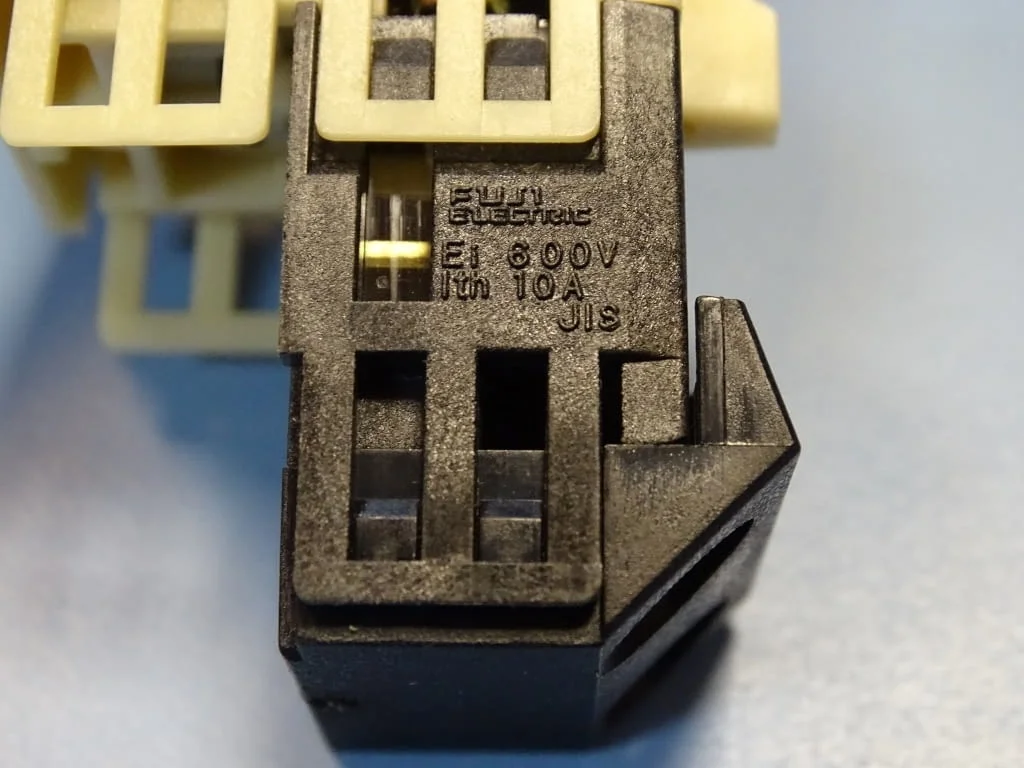 Команден бутон (светещ) червен FUJI Electric AH25-L2R10E command switch — снимка 5