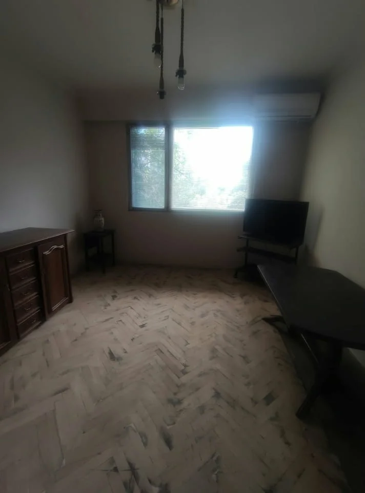 Продаваме тристаен апартамент в Каменица 1 — снимка 2