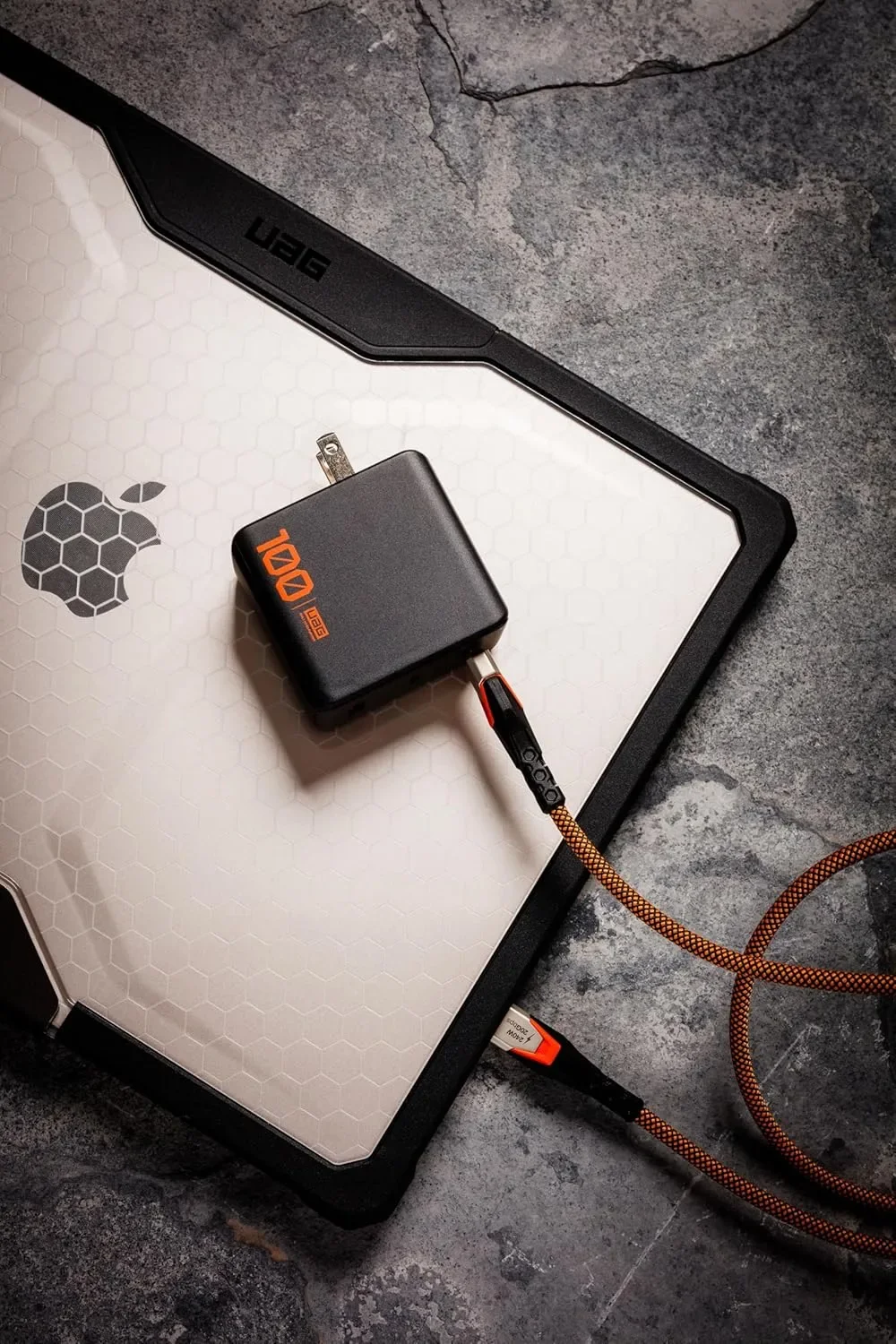 UAG SRG 100W 3-портово GaN стеннo зарядно (универсален щепсел) — снимка 3