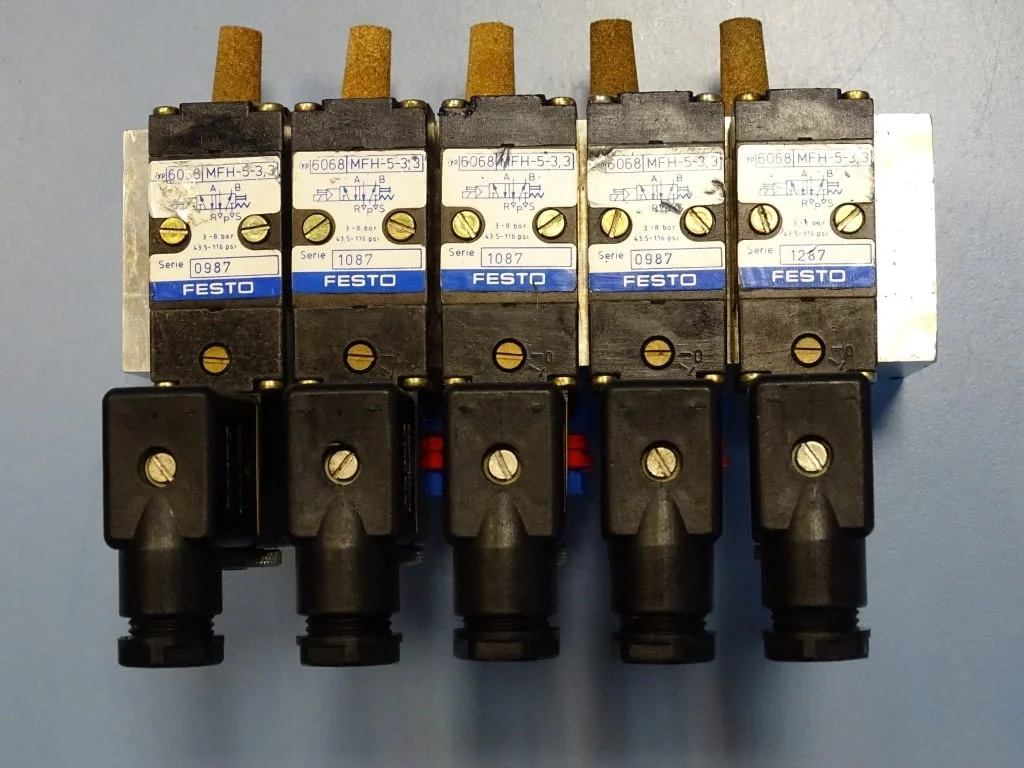 Пневматичен разпределител Festo MEH-5-33 Pneumatic Directional Control Valve 24VDC — снимка 2