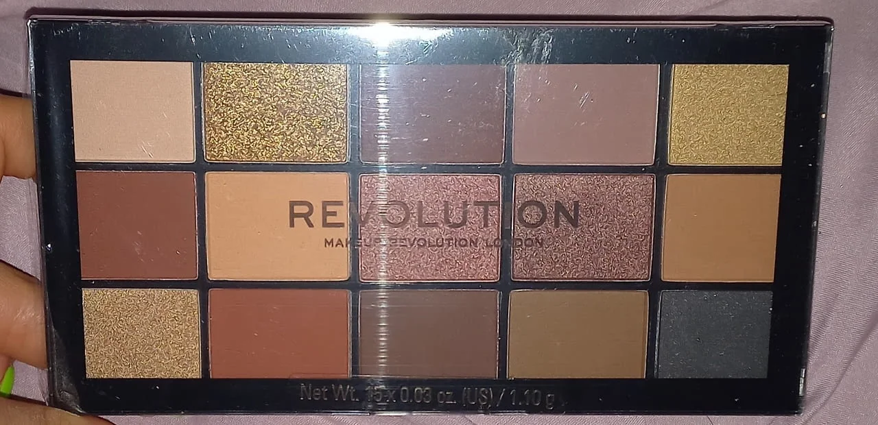 Чисто нова палитра Makeup Revolution Re-Loaded Velvet Rose (Неотваряна)