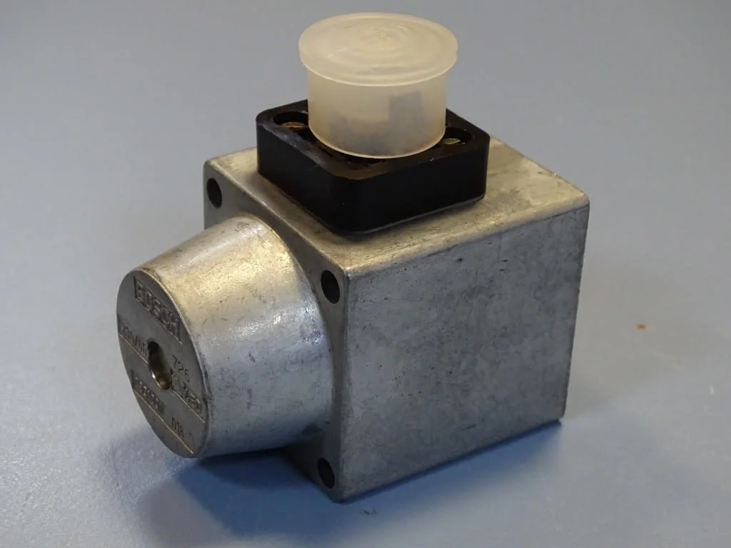 Бобина ел. магнитна BOSCH solenoid coil 230V/60Hz — снимка 2